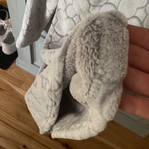 Disney Mickey logo lounge fleece hoody size medium - Picture 5 of 8